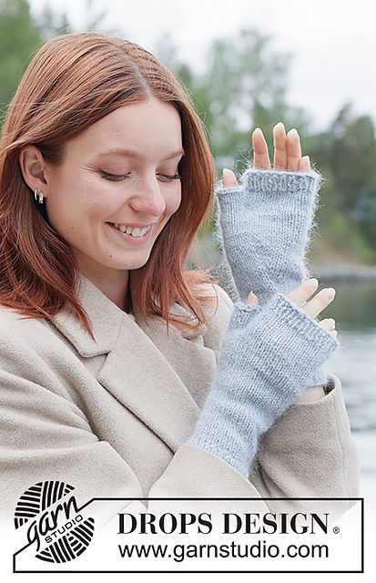 261-42 Ice Bloom Wrist Warmers