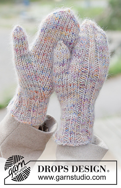 261-18 Rainbow Reach Mittens