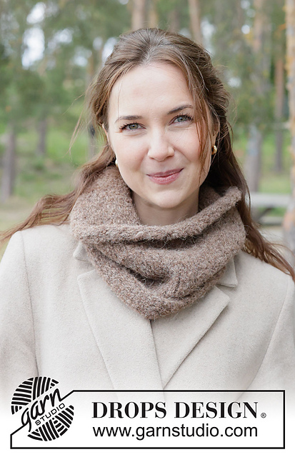 261-57  Acorn Drift Neck Warmer