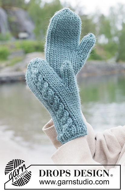 261-43 Tidebound Twist Mittens