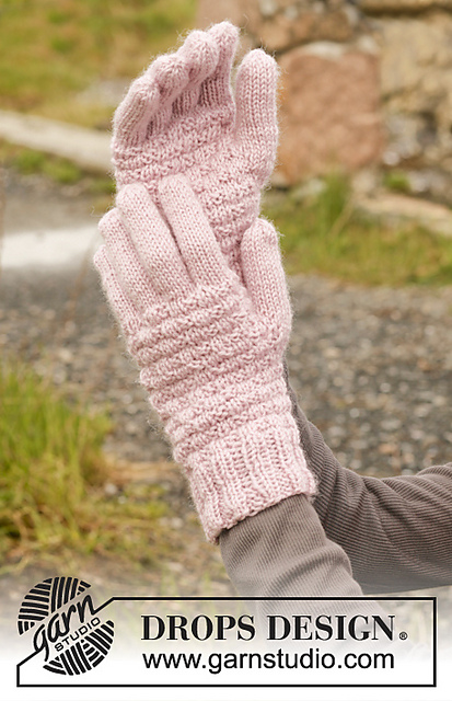 151-22 Rose Mint Gloves