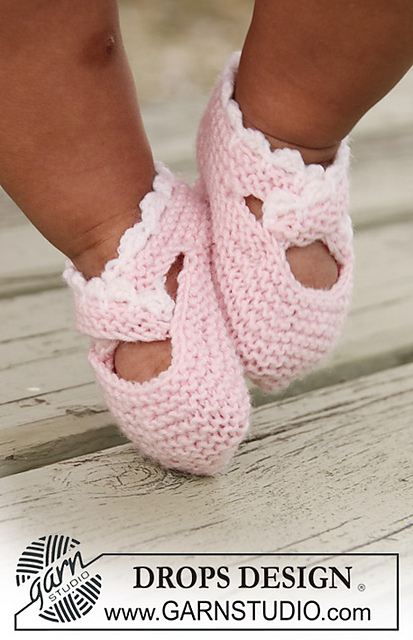 b20-13 Slippers in garter st with crochet border