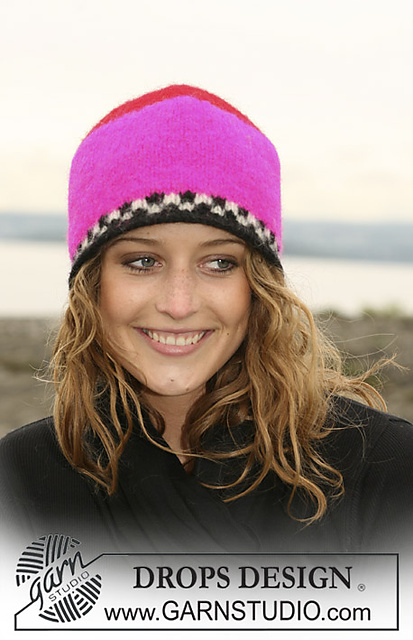 108-28 Knitted hat in pattern