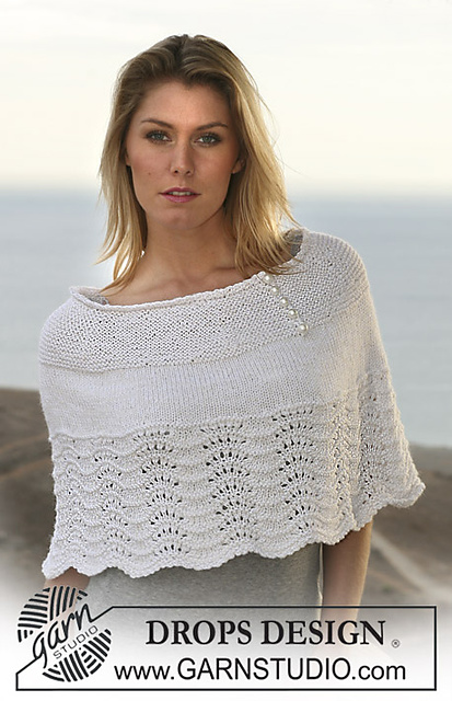 106-5 Poncho in wavy pattern