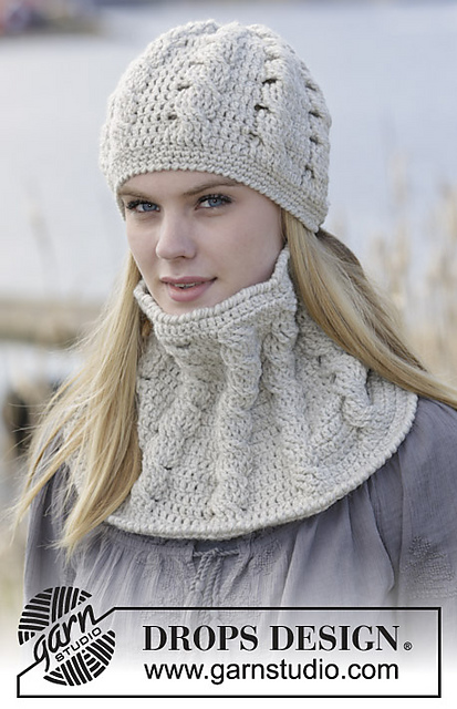 166-32 Snowdrift Neckwarmer
