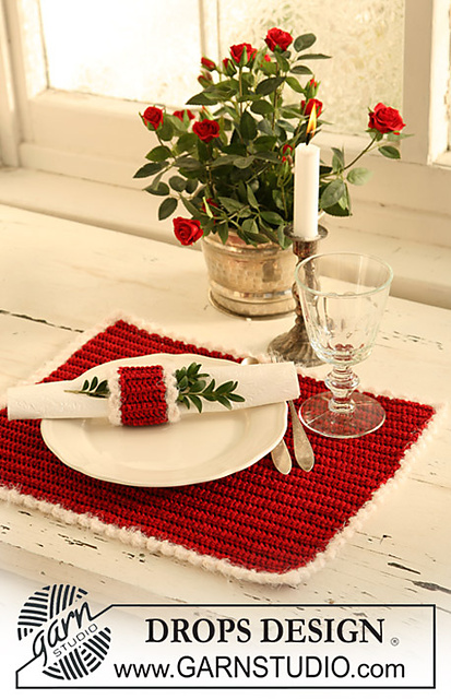 0-525 Place mat and serviette ring for Christmas