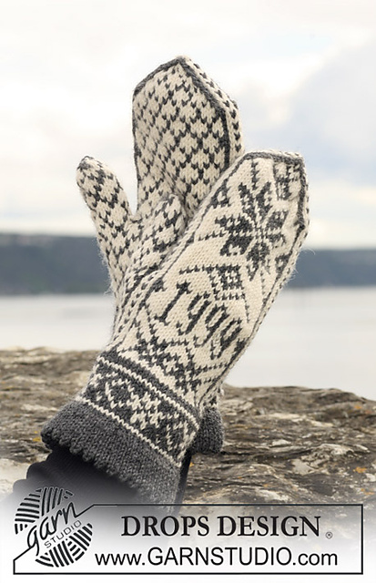 110-38 mittens with pattern