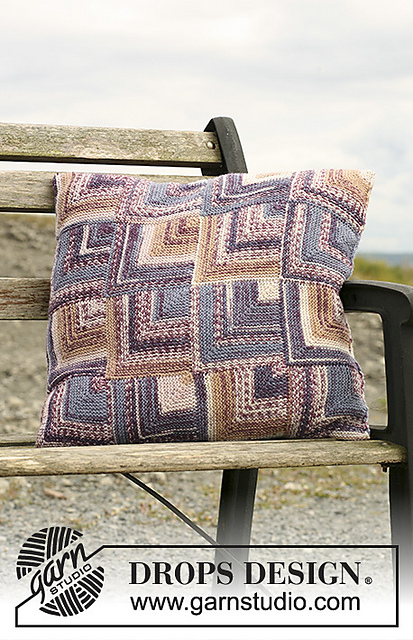 109-59 Domino Cushion
