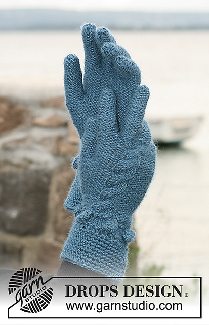 102-25 b gloves with cables and bubbles