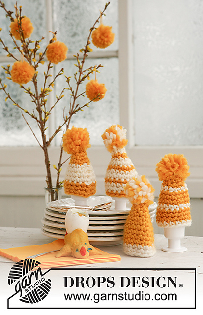 0-505 Easter egg warmer with pompom