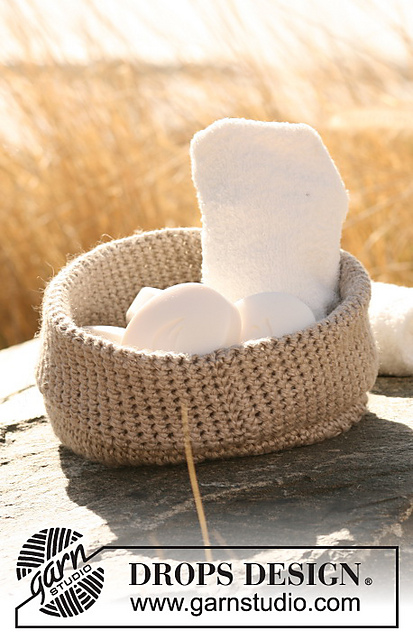 130-38 Crochet basket