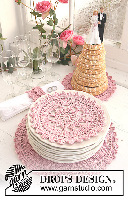 0-747 Place mats and Napkin rings