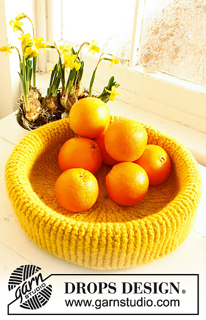 0-767 Felted Easter fruit basket