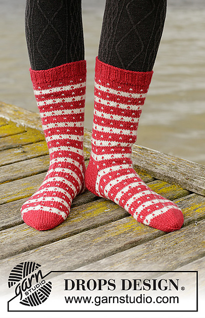 203-26 Candy Cane Lane Socks