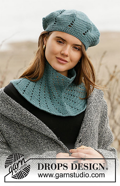 204-26 b Green Gables Neck Warmer