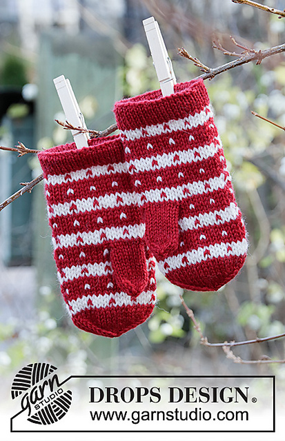 s34-35 Candy Cane Lane Mittens