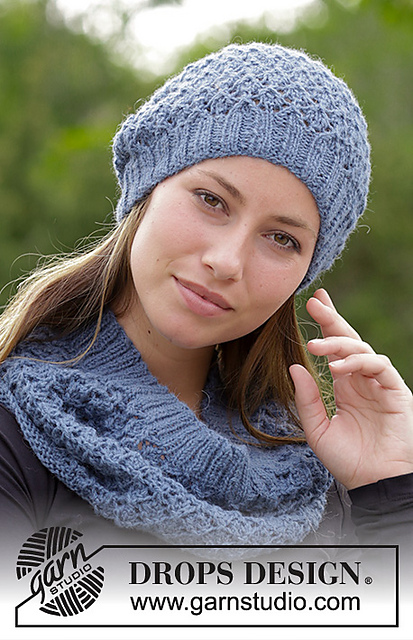 182-3 b Poetry Neck Warmer