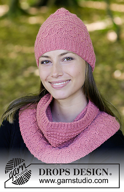 182-8 b Raspberry Truffle Neck Warmer