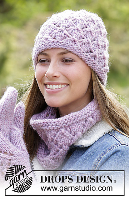 182-9 b Delicia Neck Warmer