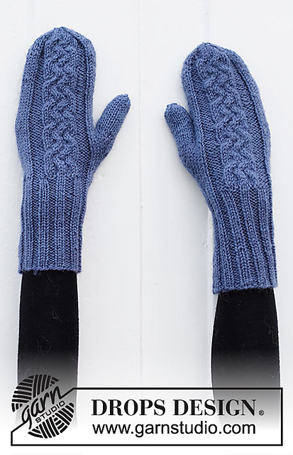 214-25 c Cool Cables Set, Mittens