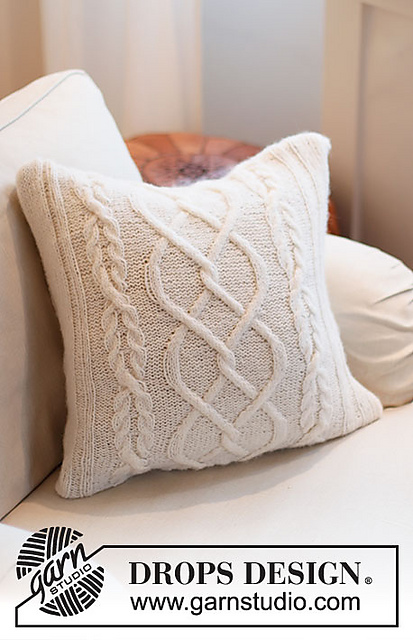 215-47  Seafarers Heart Pillow