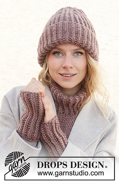 225-17 C Winter Trifecta Wrist Warmers