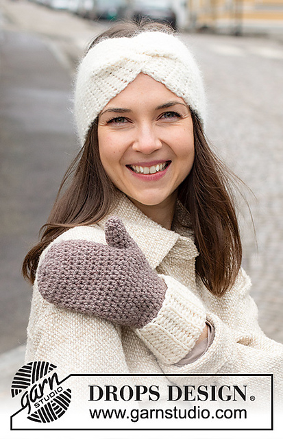 225-19 b Frosted Chocolate Mittens