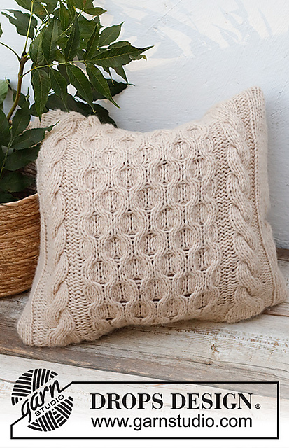 228-59 Winter Hive Pillow