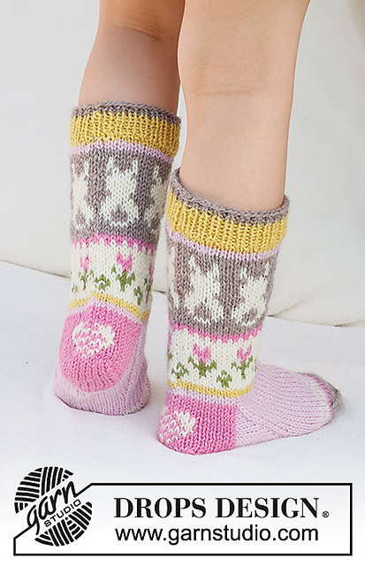 41-35 Dancing Bunny Socks