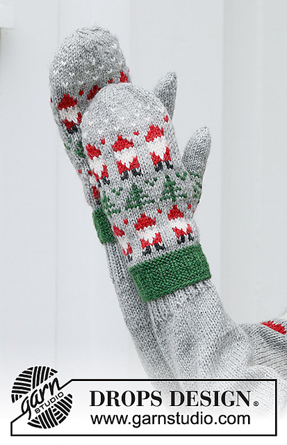 234-61 Christmas Time Mittens