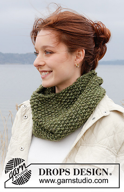 242-54 Warm Hug Neck Warmer