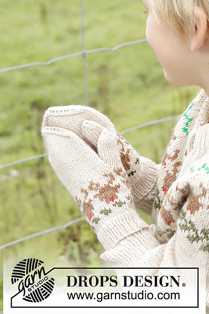 47-19 Reindeer Dance Mittens