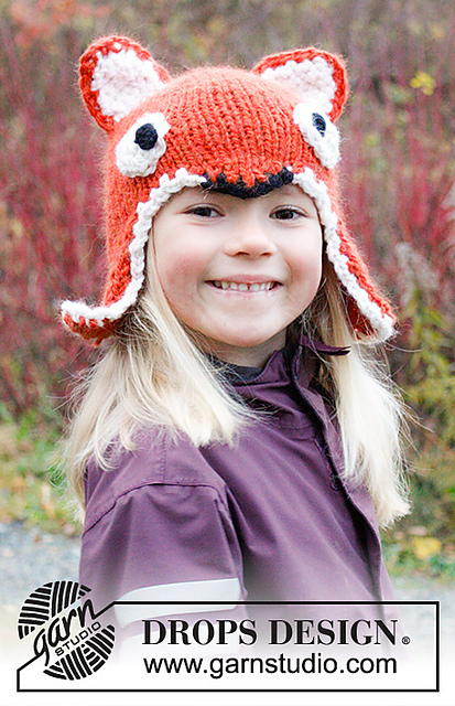 0-981 Fox hat with ear flaps and crochet edge