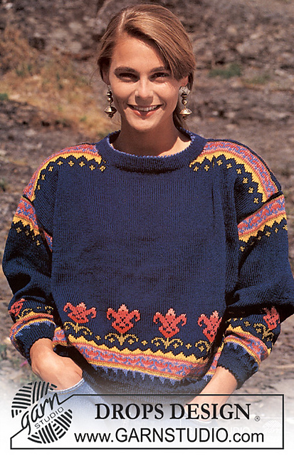 27-18 Sweater with lillies