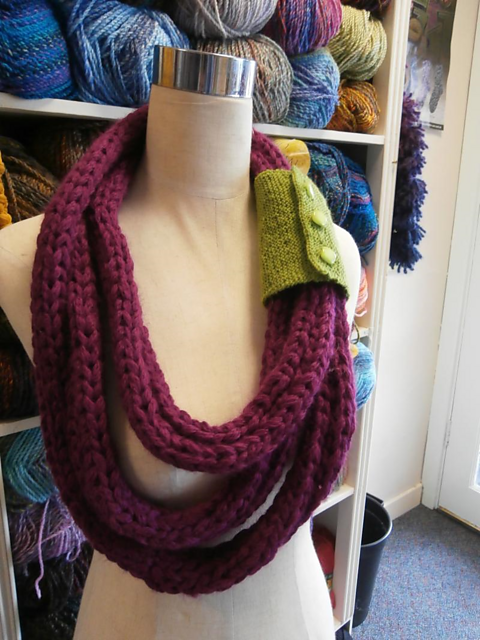 Contrast Cowl