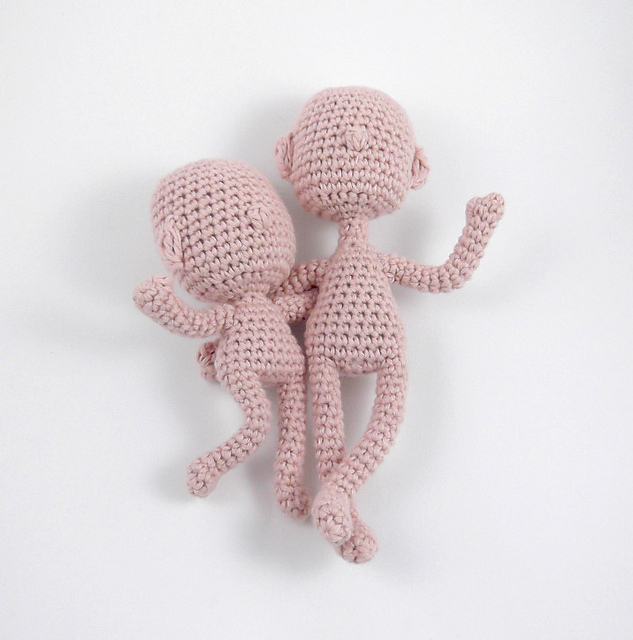 Doll with armature / Muñeca con armazón