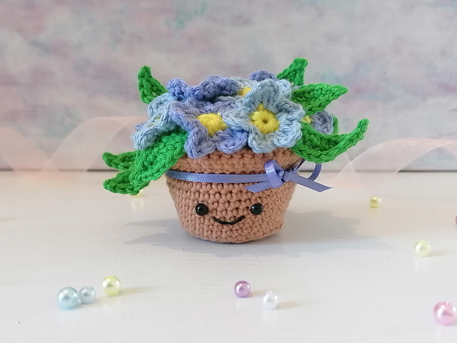 Pot of Forget Me Nots