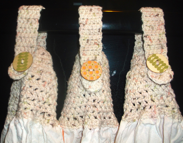 Chain Link Towel Topper