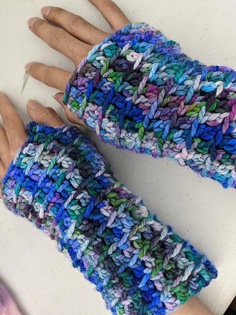 Ridge dc gloves & headband