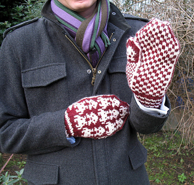 Invader Mitts
