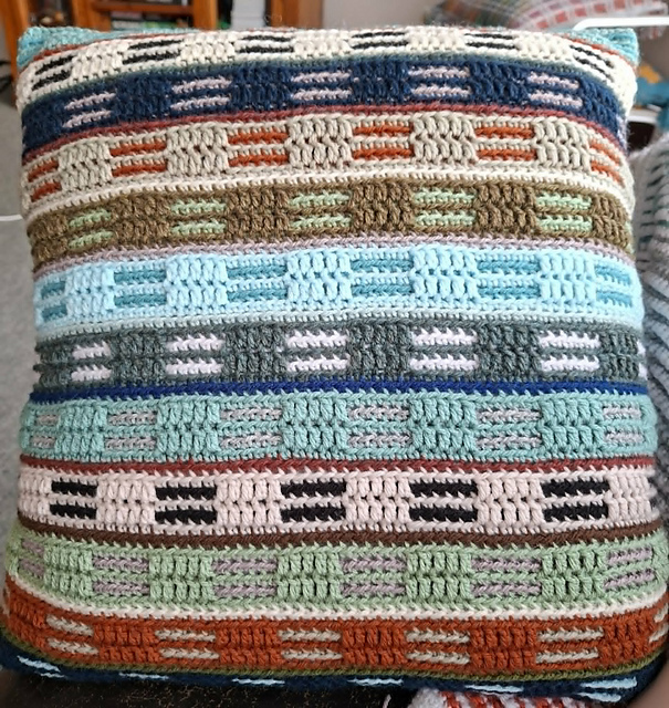 My Scrap Yarn Cushion Cover