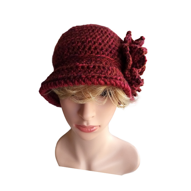 Bucket hat with big flower