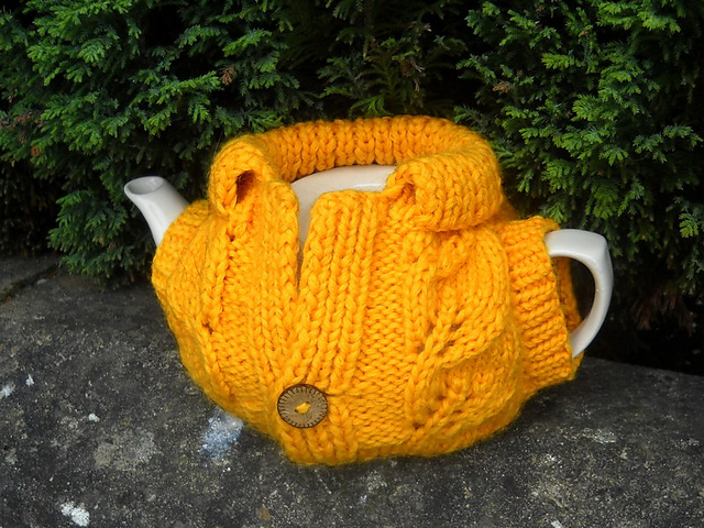 Tea Cozy with leaves