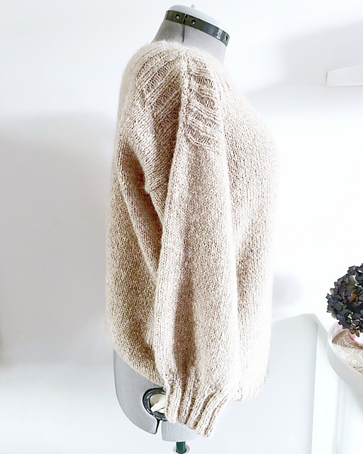 Basic EPK sweater