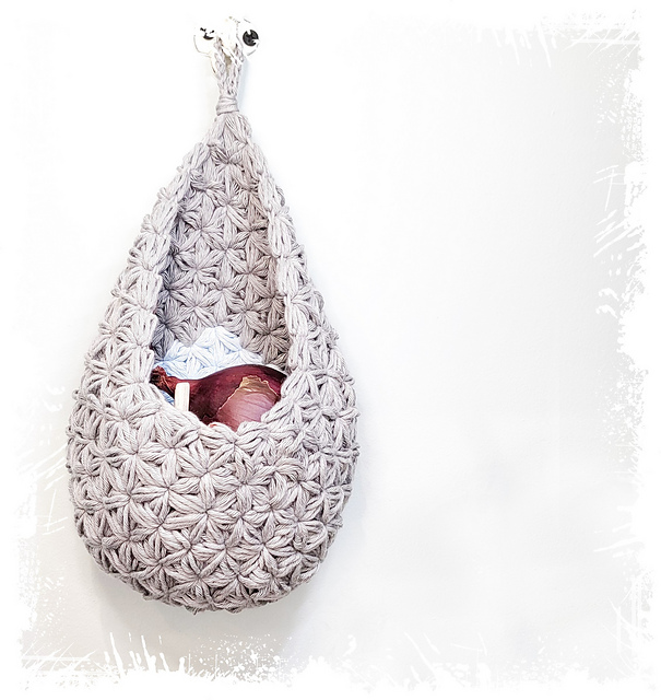 Jasmine Teardrop Baskets