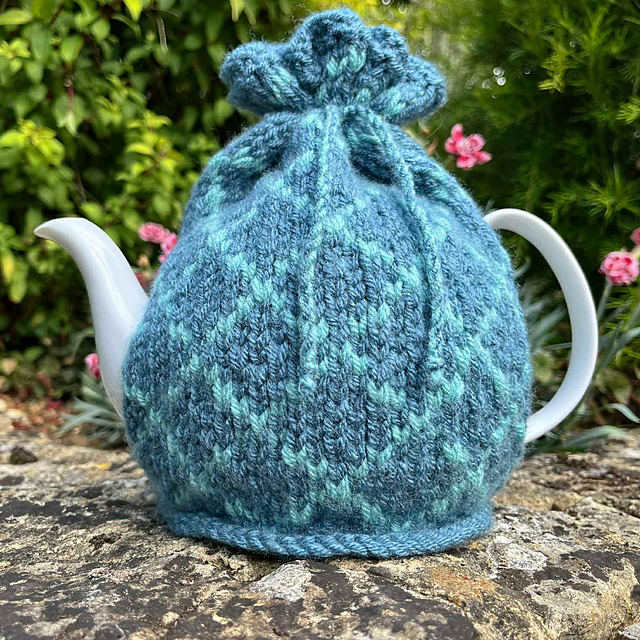 Diamond Patterned Teapot Cosy - 4 Cup