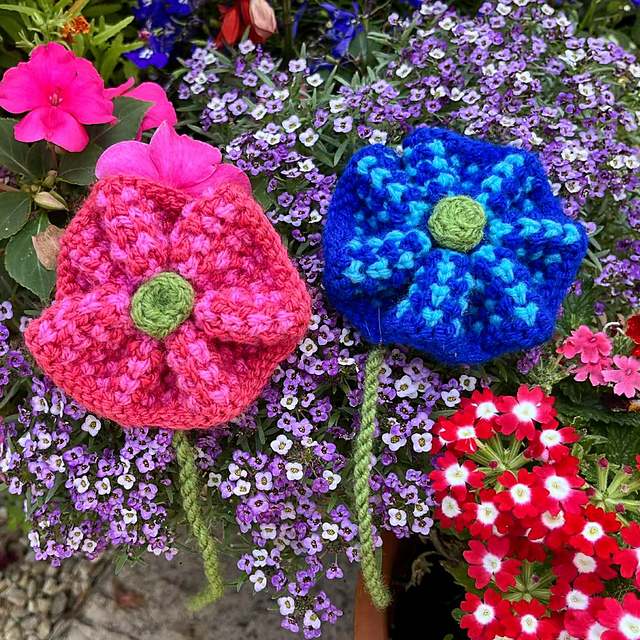 Twisted Tweed Flower Brooch