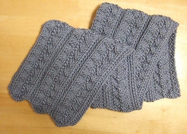 Pleated Pattern Scarf