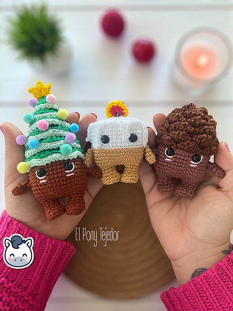 Christmees – Christmas Tree · Candle · Pinecone