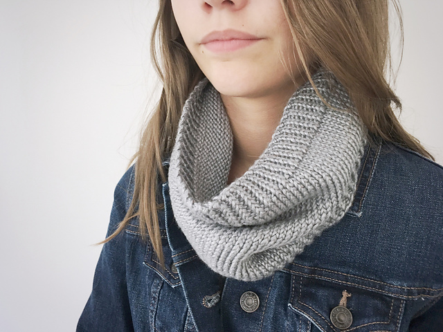 Easy Beginner Knit Cowl